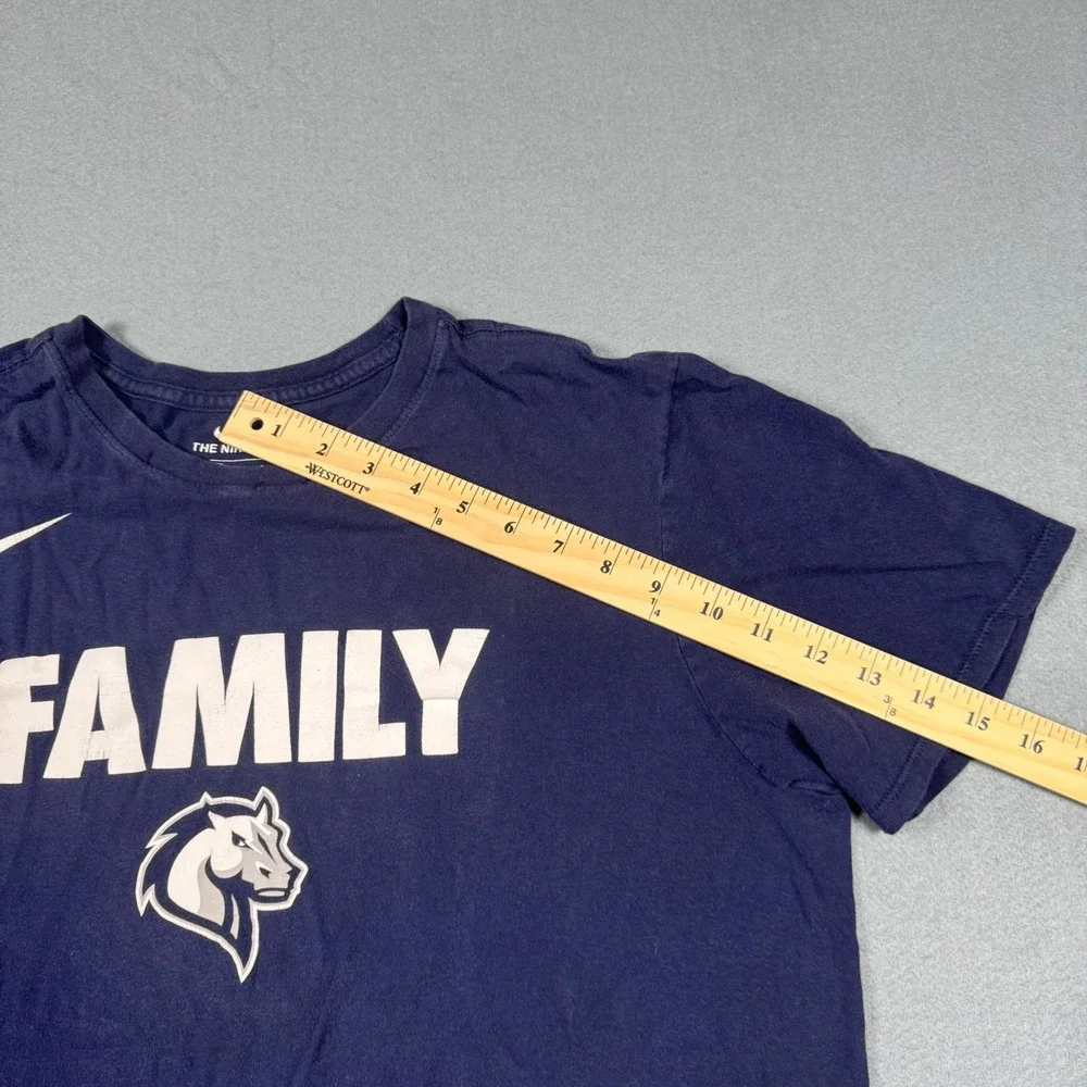 Nike Family Horse Mascot Graphic T-Shirt Mens Large Navy Blue Crewneck‎ Tee